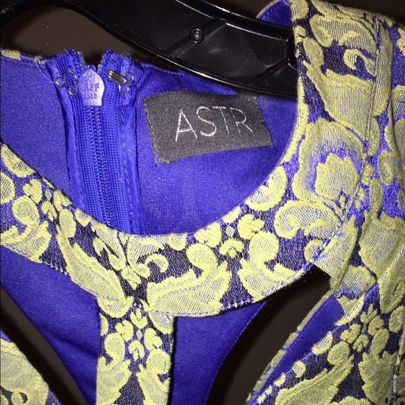 Brocade Cocktail Dress - Picture 3 of 4