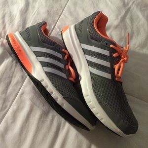 ADIDAS RUNNING SHOES NWOT