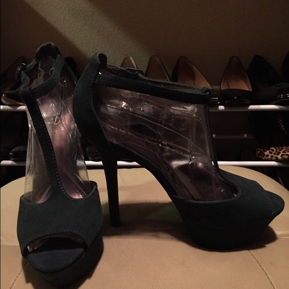 Carlos Santana Stilettos - Picture 2 of 3