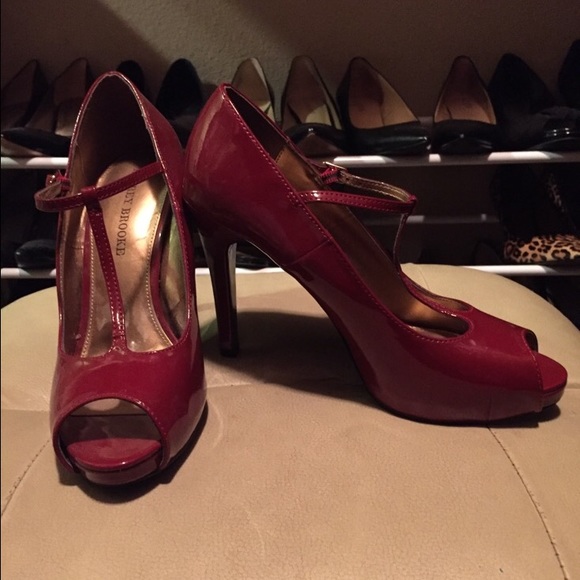 Heels - Picture 2 of 2