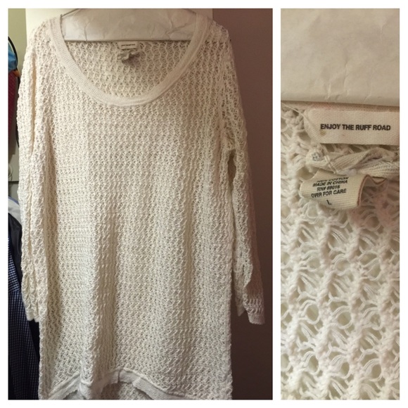 SOLD Long off white sweater L!