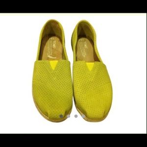 Classic Spectra Perforated Suede