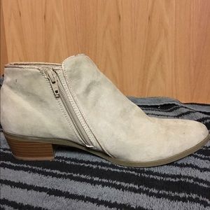 Old Navy Low-Cut Boot