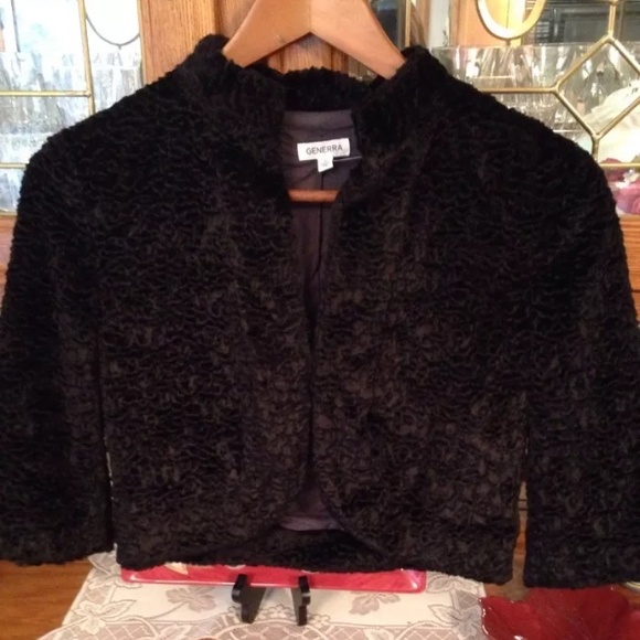 Bolero/Cropped Generra lambs wool look