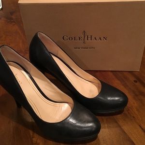 Black leather Cole Haan pumps!
