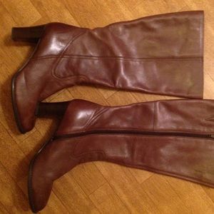 Size 8 boots, made for wider calfs.