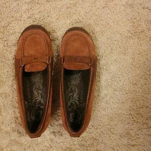 Like new Merrell suede shoes size 7
