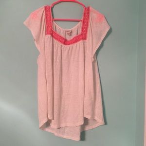 Flowy top with embroidered neckline Size XL