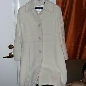 Traded-Gorgeous off white peacoat!