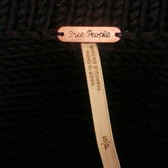 Free People 1/4 Length Sweater/Coat. - Picture 4 of 4