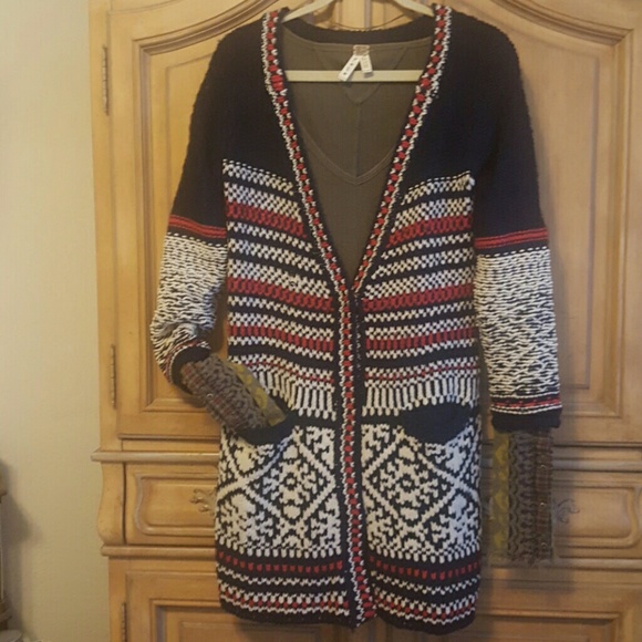 Free People 1/4 Length Sweater/Coat. - Picture 2 of 4