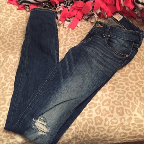 Skinny hollister jeans! Size 0