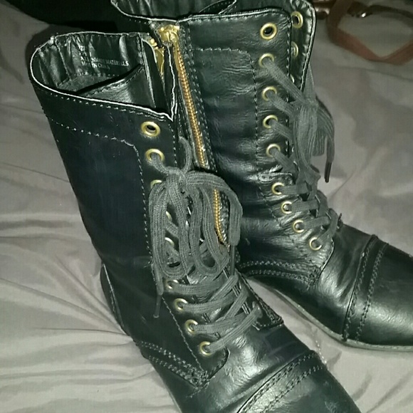 Combat boots