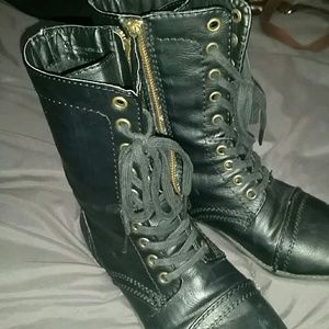 Combat boots
