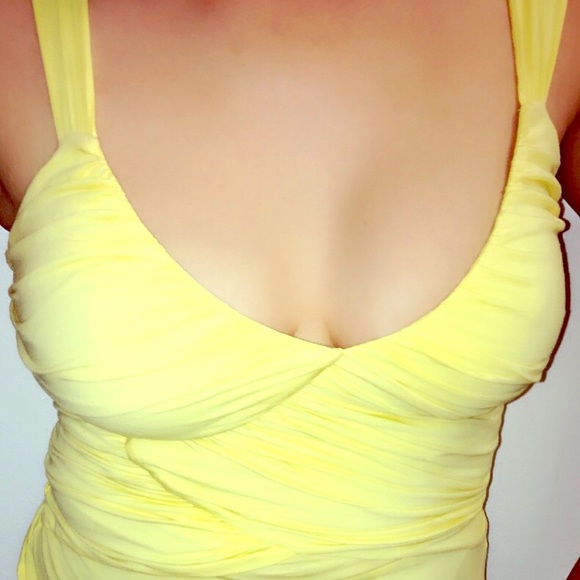 💥SALE 💛 Bebe Sleeveless Halter Tank💥