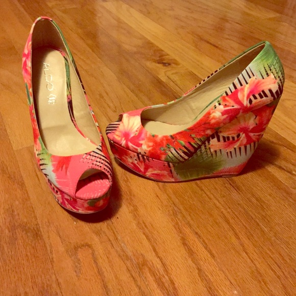 Safari peep toe wedges! Worn once.