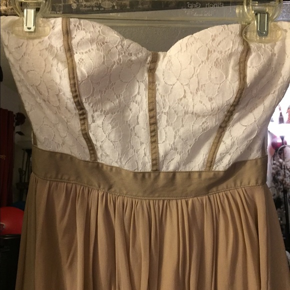 Beige and white mini