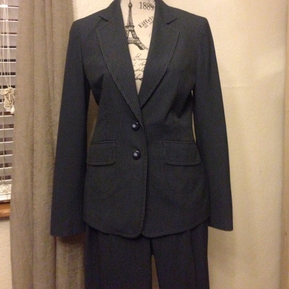 Jones Of New York Suit