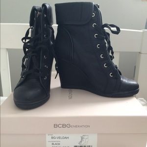 BCBGENERATION BCBG WEDGE BOOTS