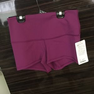 NWT Lululemon Boogie Short Roll Down