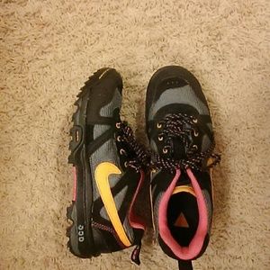 Nike ACG size 7