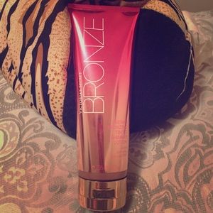 Victoria's Secret Instant Bronzing Tinted Lotion
