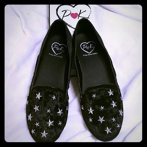 Penny Loves Kenny Black Star Stud flats 8.5