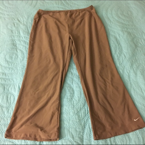 Nike workout crops