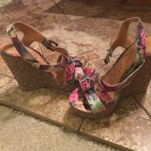 Naughty monkey wedges size 6