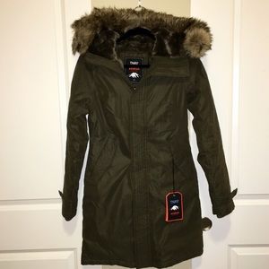 *NEW* Aritzia TNA Avoriaz Parka