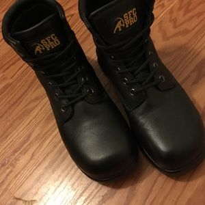 SOLD: (Trading) Shoes for Crews Boots