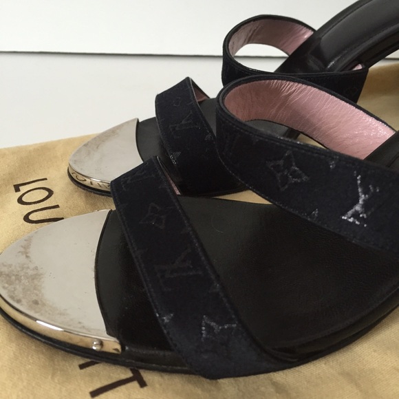 Louis Vuitton Black Strap Monogram Leather Sandal - Picture 3 of 4