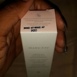 Mary Kay Medium Coverage Foundation