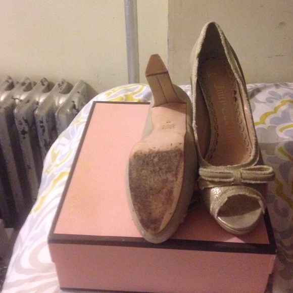 Peep toe heels with a bow. - Picture 3 of 4