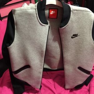 nike grey bomber jacket