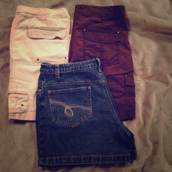Size 10 shorts Jeans ONLY - Picture 1 of 1