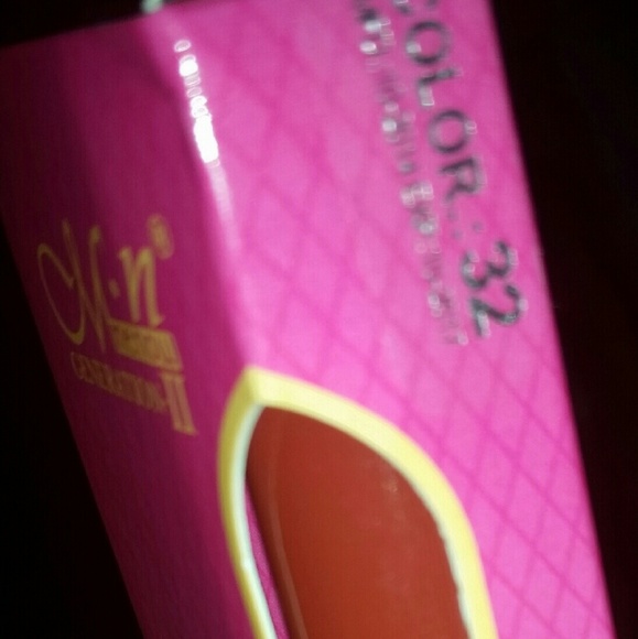 Transfer/Water proof Lippie - Picture 2 of 3