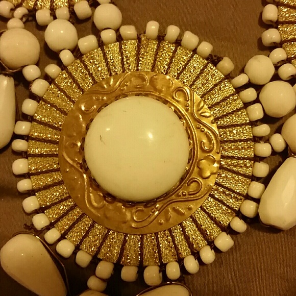 Beautiful Statement Necklace - Picture 3 of 3