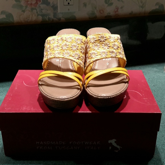 Wedge sandles