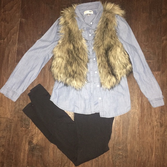 Faux fur vest 😍