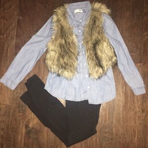 Faux fur vest 😍
