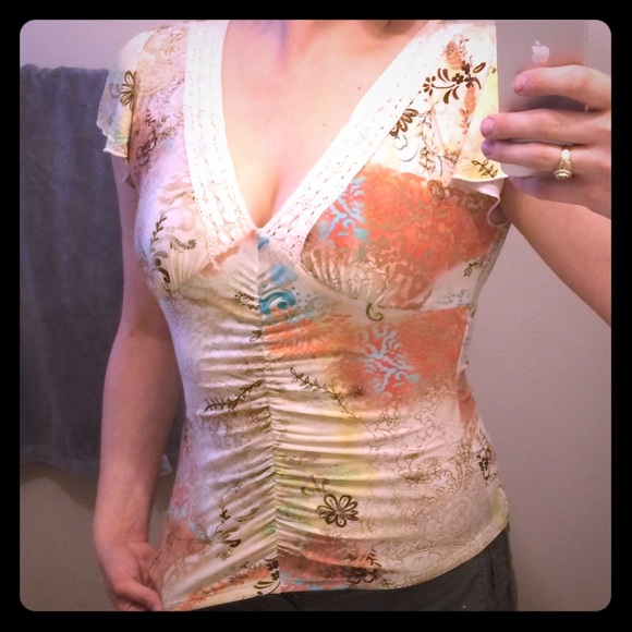 Cute and comfy Top with Slit on Both Shoulders