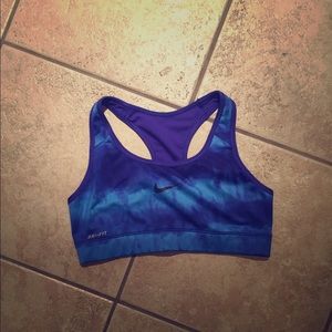 Nike pro sports bra