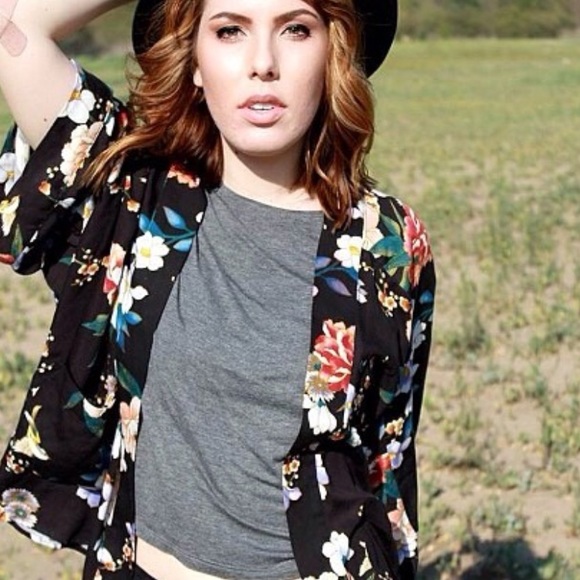 ✨ Floral Kimono ✨