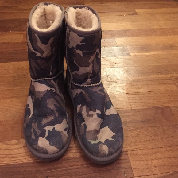 Short Ugg Australia Boots