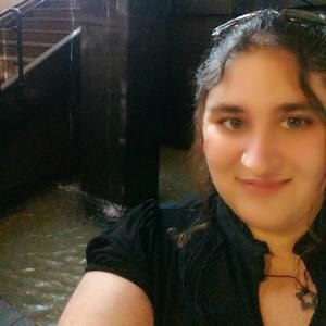 Meet your Posher, Evita