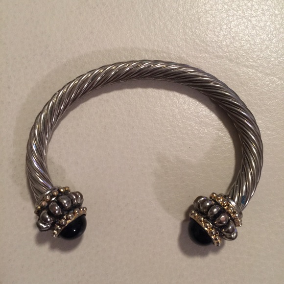 Bracelet - Picture 1 of 3