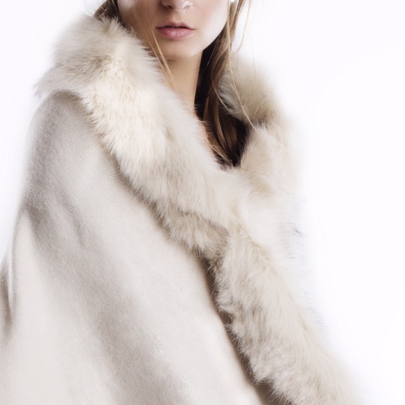 1 HOUR SALE ❤️ Faux Fur Trim Cape Wrap Cardigan - Picture 4 of 4