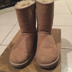 Authentic Short Ugg Boots Size 6 Sand