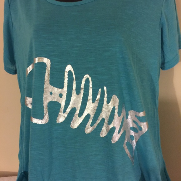 Teal high-low top. - Picture 2 of 4